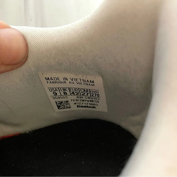 Reebok Classic Sneakers Pride special edition  "All‎ Types of Love" 9 - Picture 4 of 8